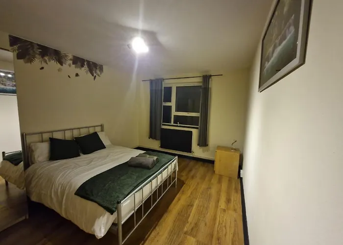 Elegant & Spacious 2-Bedroom Apartment In Wimbledon